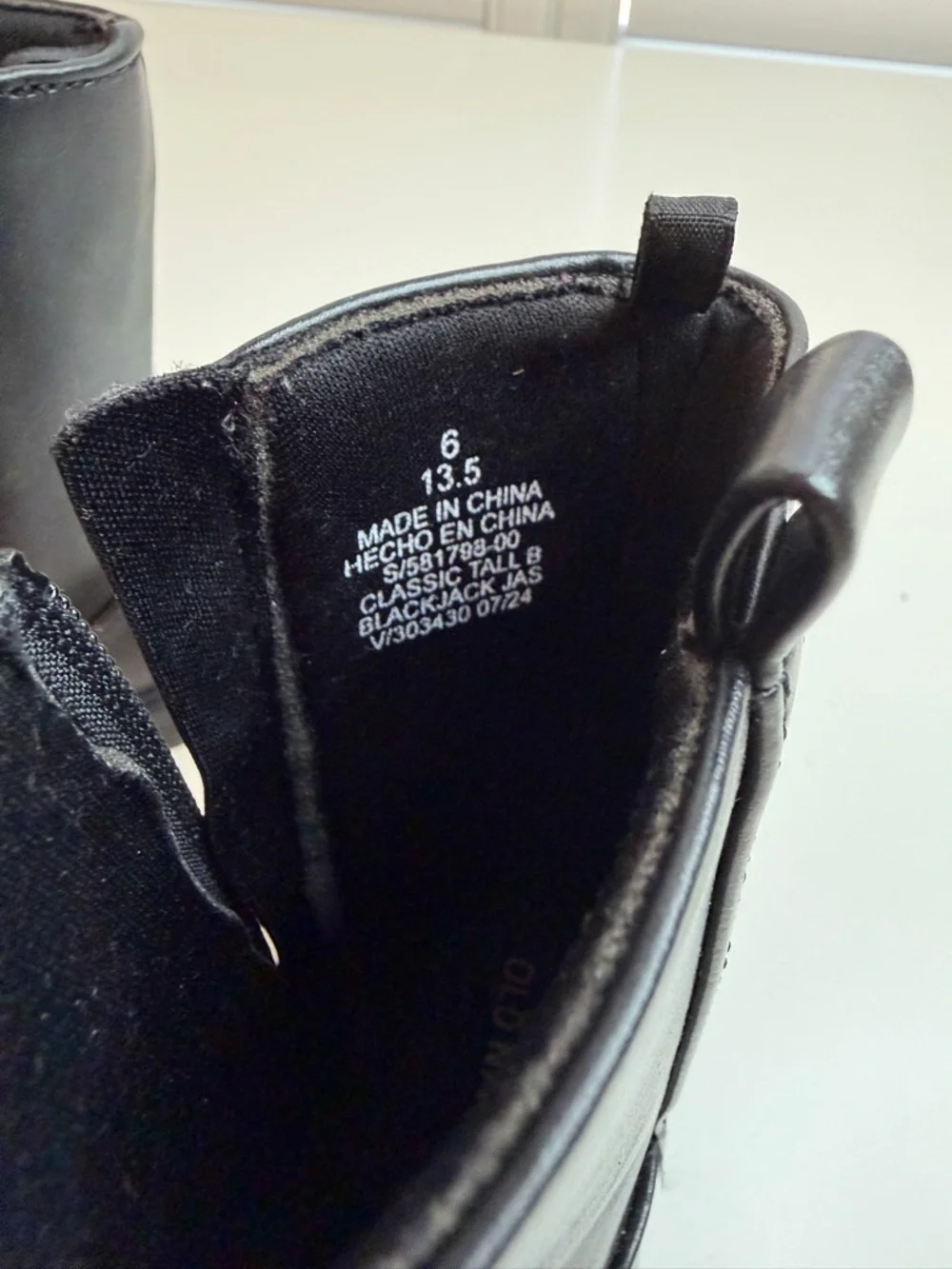 Cat & Jack sleek black